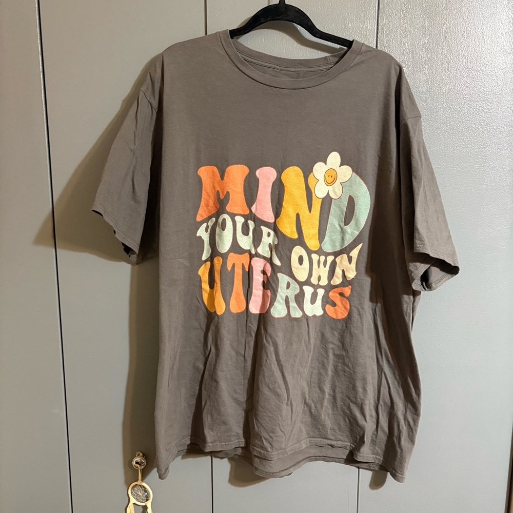 Feminist 2X graphic tee